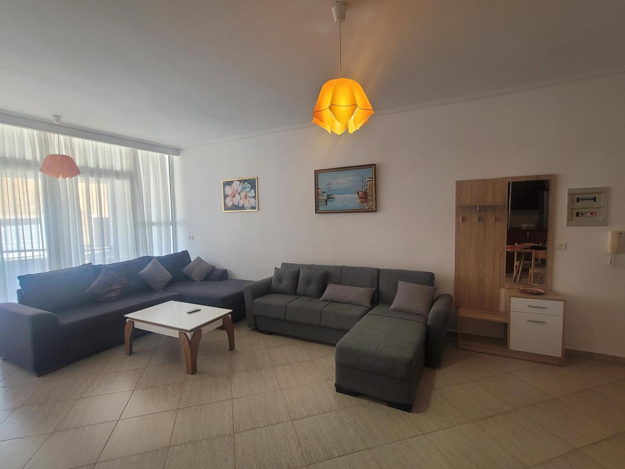 Lea's 2 Sarandë
